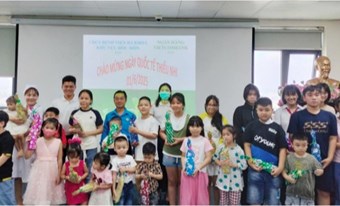 THĂM HỎI, CHÚC TẾT, TẶNG QUÀ CHO NGƯỜI BỆNH NGHÈO  ĐANG ĐIỀU TRỊ TẠI BỆNH VIỆN