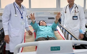 CỨU CHỮA KỊP THỜI NGƯỜI BỆNH ĐỘT QUỴ LIỆT NỬA NGƯỜI NGAY TRONG “GIỜ VÀNG”