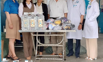 Nhân ngày CTXH Việt Nam, phòng CTXH đã phối hợp với mạnh thường quân trao  tặng 700 bình nước  suối Ion kiềm 5l/bình cho tất cả người bệnh đến khám và điều trị  tại bệnh viện.