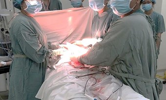 BỆNH VIỆN ĐA KHOA KHU VỰC HÓC MÔN  PHẪU THUẬT THÀNH CÔNG CA U NANG BUỒNG TRỨNG   KÍCH THƯỚC LỚN