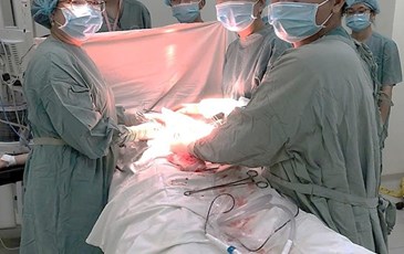 BỆNH VIỆN ĐA KHOA KHU VỰC HÓC MÔN  PHẪU THUẬT THÀNH CÔNG CA U NANG BUỒNG TRỨNG   KÍCH THƯỚC LỚN