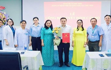 CÔNG BỐ QUYẾT ĐỊNH CHỈ ĐỊNH BÍ THƯ ĐẢNG ỦY BỆNH VIỆN ĐA KHOA KHU VỰC HÓC MÔN